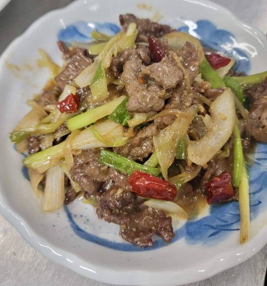 Stir-Fried Beef with Onion葱爆牛肉